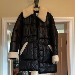 GAP Black Puffer Jacket with Cream Shearling Details